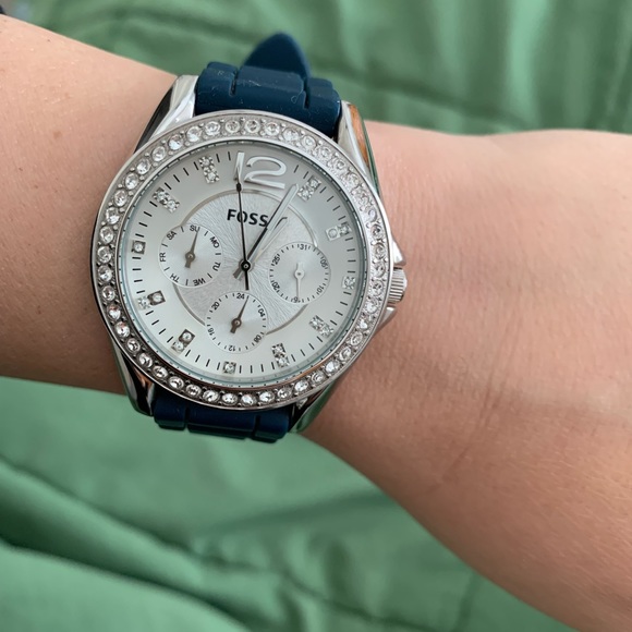 - Fossil Women Blue Watch Gently Used No box - Picture 11 of 11